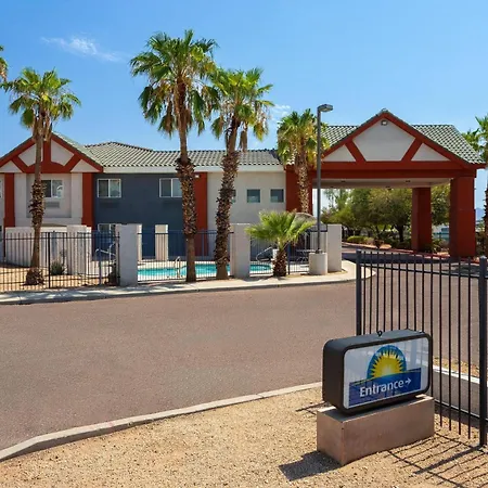 Days Inn By Wyndham Phoenix West