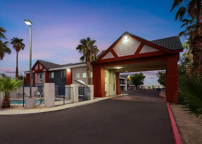 Days By Wyndham West 2*