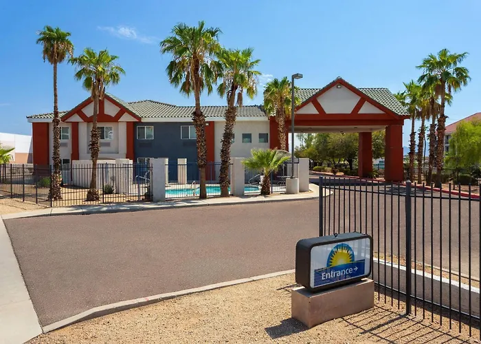 Days By Wyndham West Phoenix