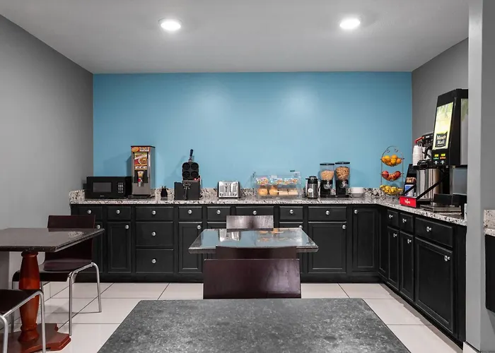 Days By Wyndham West Hotel Phoenix