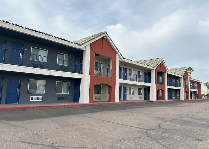 Hotel Days By Wyndham West 2*
