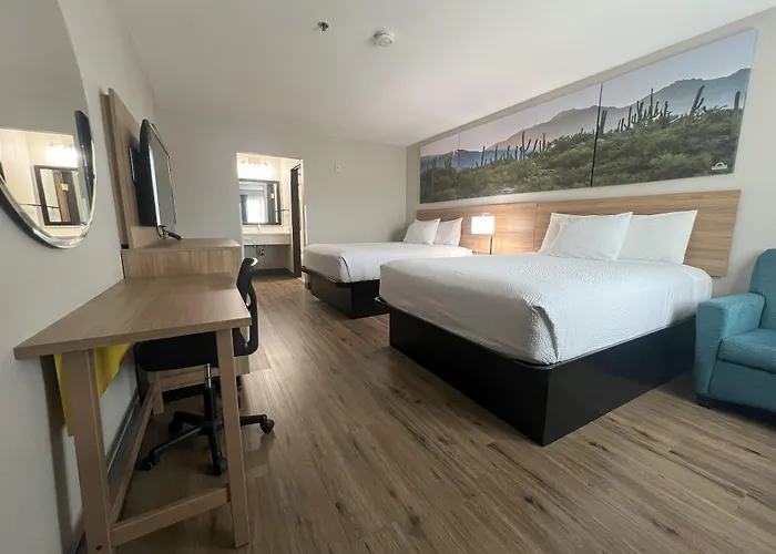 Days By Wyndham West Phoenix