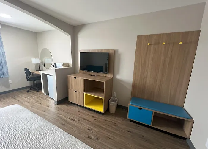 Days By Wyndham West Hotel 2*