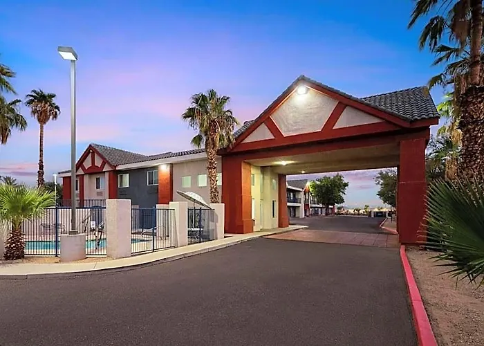 Days By Wyndham West Phoenix