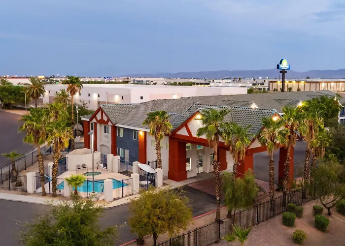 Hotel Days By Wyndham West
