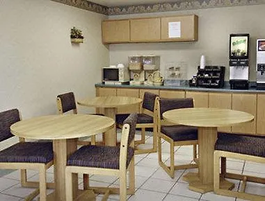 Days By Wyndham West Hotel 2*